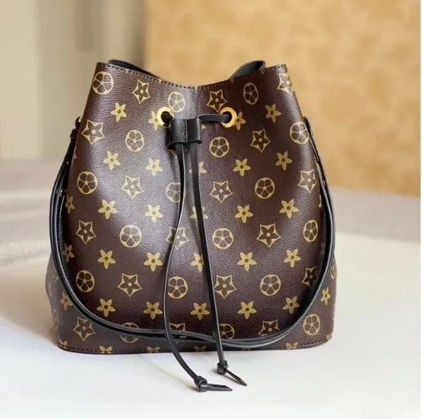 womens designers bucket shoulder bags fashion woman handbags flower luxurys purse ladies leather female crossbody purses fen quality
womens designers bucket shoulder bags fashion woman handbags flower luxurys purse ladies leather female crossbody purses fen quality