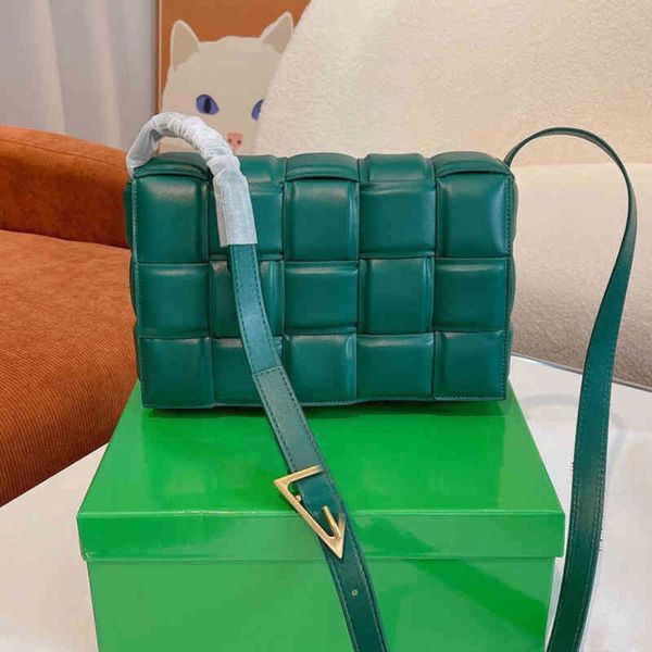 shoulder bags classic temperament bags women casual handbag shoulder fluffy woven leather designer brand crossbody female purses 220314
shoulder bags classic temperament bags women casual handbag shoulder fluffy woven leather designer brand crossbody female purses 220314
