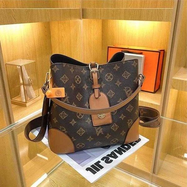 designer tote fashion classic bags are matched with leather letter large handbag vintage messenger womensh andbags houlderb agsl ouiseityb
designer tote fashion classic bags are matched with leather letter large handbag vintage messenger womensh andbags houlderb agsl ouiseityb