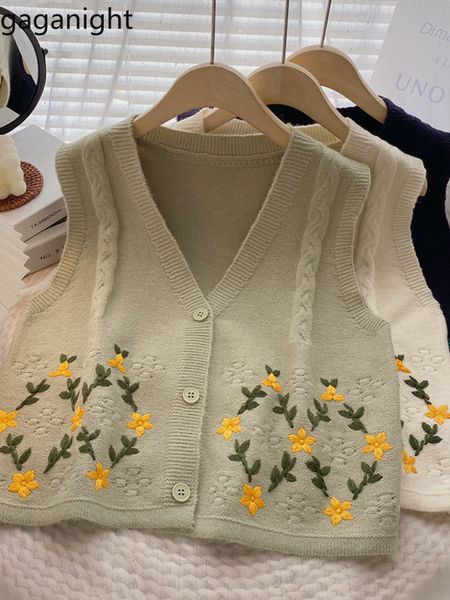 women's vests gaganight women's embroidered v-neck single chest sleeveless knitted tank fall korean version retro full matching ja, Black;white
women's vests gaganight women's embroidered v-neck single chest sleeveless knitted tank fall korean version retro full matching ja, Black;white
