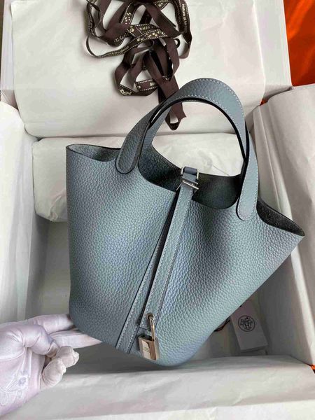 designer luxury bag style vegetable basket bucket lychee grain layer cow leather hand advanced feeling commuter bagf94njexm picotin
designer luxury bag style vegetable basket bucket lychee grain layer cow leather hand advanced feeling commuter bagf94njexm picotin