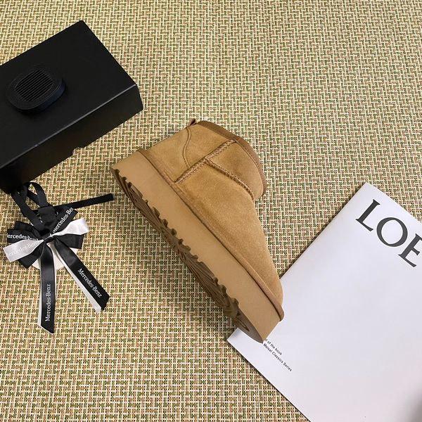 Winter Women Ultra Mini Snow Boot Short Platform ladies Real Leather plush Ankle Boot Designer Australian style Chestnut Mustard black size 35-40
Winter Women Ultra Mini Snow Boot Short Platform ladies Real Leather plush Ankle Boot Designer Australian style Chestnut Mustard black size 35-40