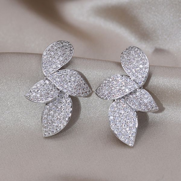 dangle chandelier korean design fashion jewelry silver pure copper set zircon smart leaf earrings elegant women's ball party accessorie
dangle chandelier korean design fashion jewelry silver pure copper set zircon smart leaf earrings elegant women's ball party accessorie