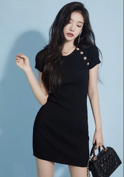 casual dresses new design women's fashion retro elegant single breasted patchwork short sleeve o-neck knitted pencil dress color block, Black;gray
casual dresses new design women's fashion retro elegant single breasted patchwork short sleeve o-neck knitted pencil dress color block, Black;gray
