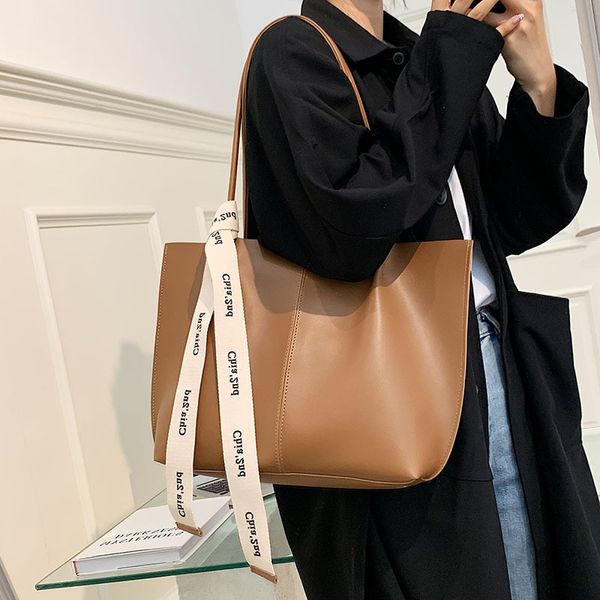 shopping bags retro texture bag women's autumn fashion ribbon shoulder tote commuting largecapacity hand retro women 230404
shopping bags retro texture bag women's autumn fashion ribbon shoulder tote commuting largecapacity hand retro women 230404