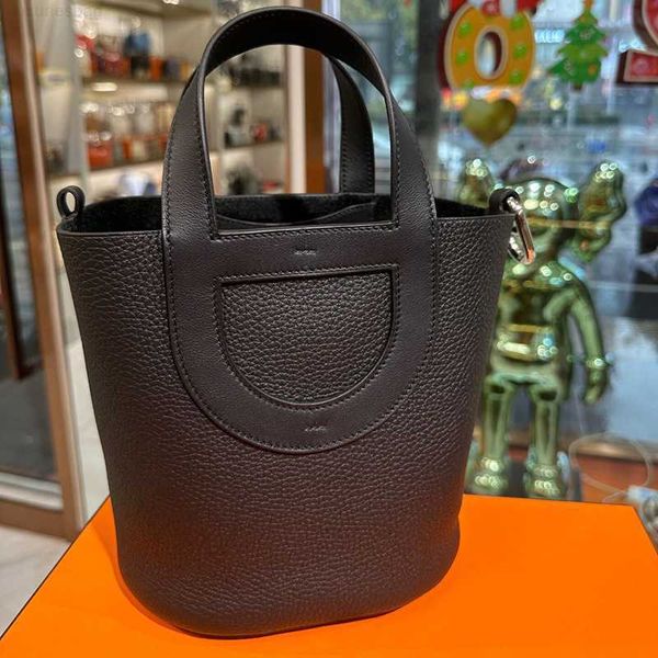 designer luxury handmade wax thread pig nose vegetable basket tc cowhide fashion versatile handbag water bucket bag femalekkcp1l05 picotin
designer luxury handmade wax thread pig nose vegetable basket tc cowhide fashion versatile handbag water bucket bag femalekkcp1l05 picotin