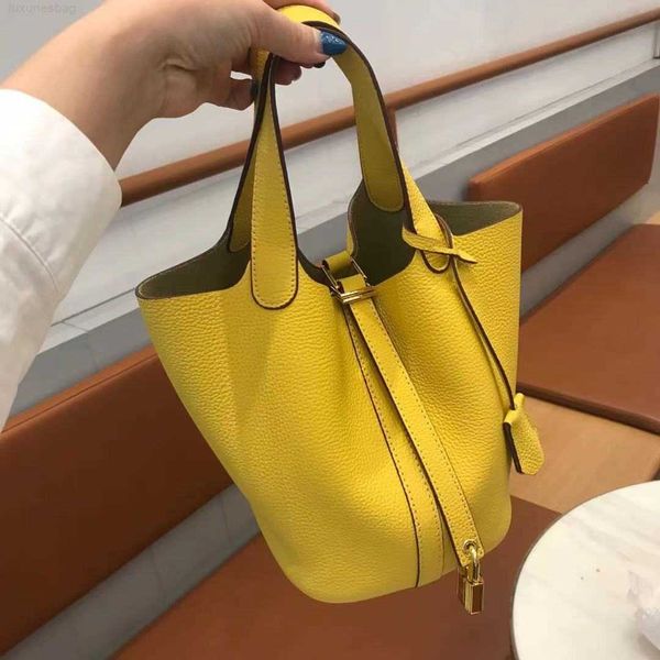 designer luxury bag fashion women's litchi grain cow leather small vegetable basket portable bucket bagop1s6cjg picotin
designer luxury bag fashion women's litchi grain cow leather small vegetable basket portable bucket bagop1s6cjg picotin