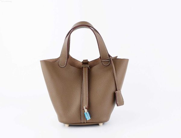 designer luxury bucket netizen true leather for women shoulder lock buckle vegetable basket handheld women's bag7i46aev6 picotin
designer luxury bucket netizen true leather for women shoulder lock buckle vegetable basket handheld women's bag7i46aev6 picotin
