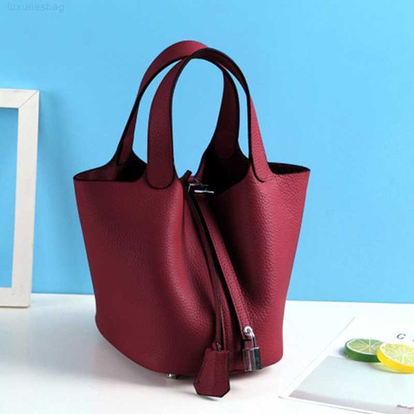designer luxury lychee pattern casual vegetable basket bag leather fashion versatile bucket wrap head layer cowhide large capacity handbag3j
designer luxury lychee pattern casual vegetable basket bag leather fashion versatile bucket wrap head layer cowhide large capacity handbag3j