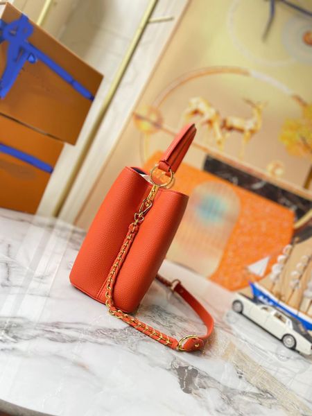 shoulder bag designer handbag crossbody bag metal chain braided women's bag new fashion handbag single
shoulder bag designer handbag crossbody bag metal chain braided women's bag new fashion handbag single