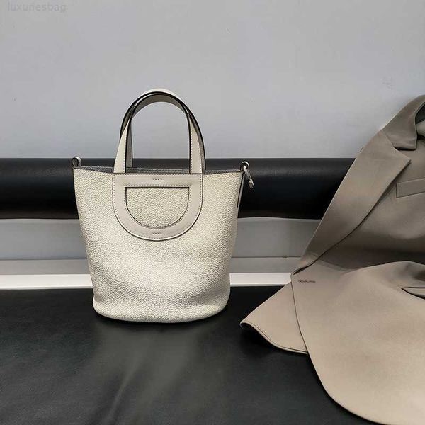 designer luxury vegetable style simple genuine leather single layer cowhide wide shoulder strap bucket horseshoe basket portable women'
designer luxury vegetable style simple genuine leather single layer cowhide wide shoulder strap bucket horseshoe basket portable women'