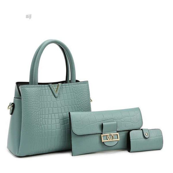 2023 new minority design vintage large messenger bag and alligator pattern retro handbags high fashion
2023 new minority design vintage large messenger bag and alligator pattern retro handbags high fashion