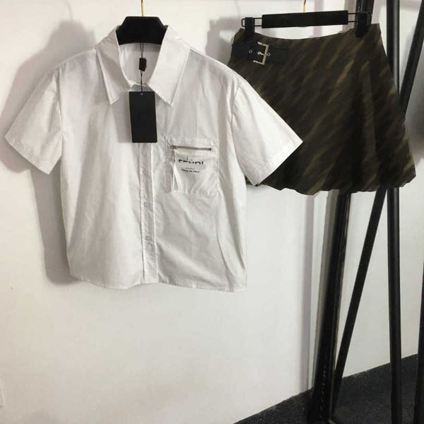 23ss womens designer clothing skirt set new preppy suit zipper letter pocket short sleeve shirt double f jacquard letter pleated half skirt, White
23ss womens designer clothing skirt set new preppy suit zipper letter pocket short sleeve shirt double f jacquard letter pleated half skirt, White