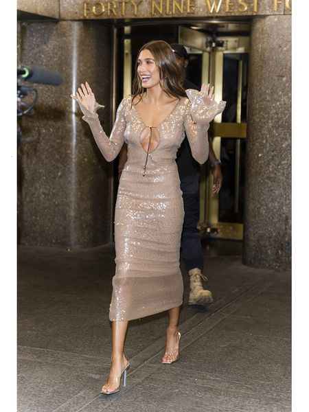 casual dresses deep v long sleeve backless sequins elegant khaki luxury bodycon maxi autumn evening party 230404, Black;gray
casual dresses deep v long sleeve backless sequins elegant khaki luxury bodycon maxi autumn evening party 230404, Black;gray