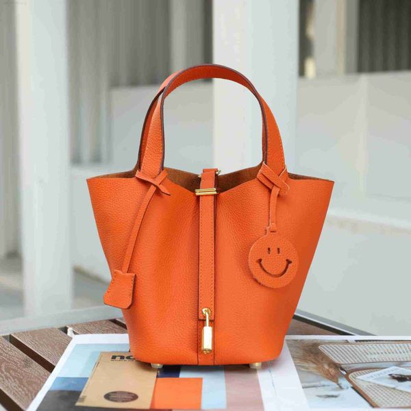 designer luxury bag vegetable basket women's leather hand shoulder litchi grain bucket bagquusvkk1 picotin
designer luxury bag vegetable basket women's leather hand shoulder litchi grain bucket bagquusvkk1 picotin