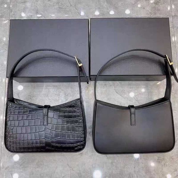 quality luxury designer fashion women handbags real leather famous brand cowhide shoulder strap chill
quality luxury designer fashion women handbags real leather famous brand cowhide shoulder strap chill