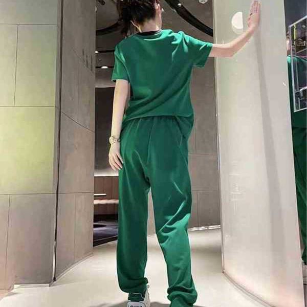 women's tracksuits 2022 spring / summer new triangle letter short sleeve t-shirt and elastic pants two piece set, Gray
women's tracksuits 2022 spring / summer new triangle letter short sleeve t-shirt and elastic pants two piece set, Gray