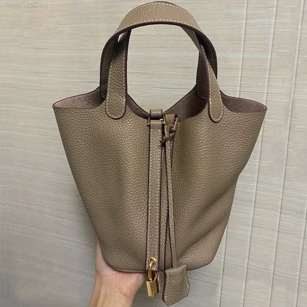 h bag designer bag classic litchi grain vegetable basket light luxury large capacity bucket women's layer leather handbag picotin
h bag designer bag classic litchi grain vegetable basket light luxury large capacity bucket women's layer leather handbag picotin