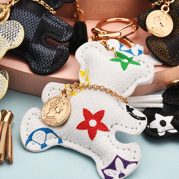 Luxury Plaid Bear Keychain Classic Exquisite Designer Leather Car Keyring Zinc Alloy Unisex Lanyard Gift Jewelry Accessories High Quality
Luxury Plaid Bear Keychain Classic Exquisite Designer Leather Car Keyring Zinc Alloy Unisex Lanyard Gift Jewelry Accessories High Quality