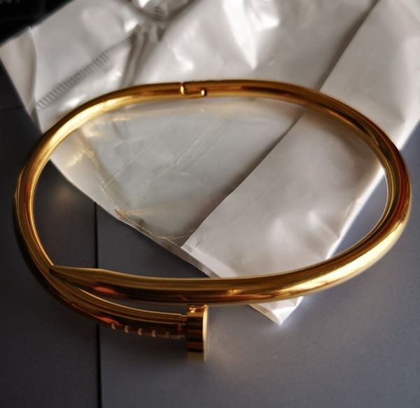 wholesale luxury stainless steel wome size bracelet gold plated open cuff girls bracelets bangles plait wire jewelry, Golden;silver
wholesale luxury stainless steel wome size bracelet gold plated open cuff girls bracelets bangles plait wire jewelry, Golden;silver
