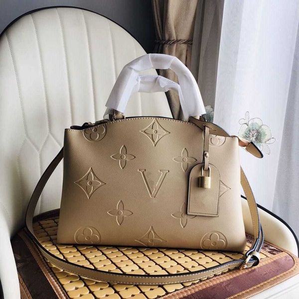 totes designer tote genuine leather luxurys women handbags square bag fashion cover lock shoulder crossbody phone beach bags messenge
totes designer tote genuine leather luxurys women handbags square bag fashion cover lock shoulder crossbody phone beach bags messenge