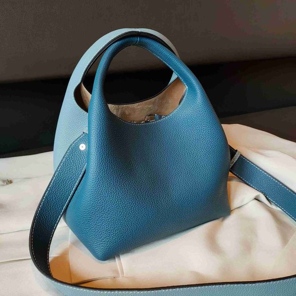 designer luxury niche design genuine vegetable basket children's soft leather bucket portable one shoulder crossbody bag straight0l15w2
designer luxury niche design genuine vegetable basket children's soft leather bucket portable one shoulder crossbody bag straight0l15w2