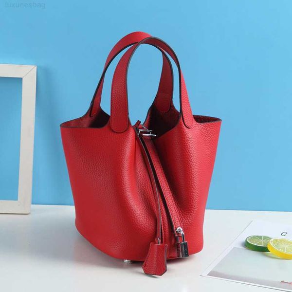 designer luxury lychee pattern casual vegetable basket bag leather fashion versatile bucket wrap head layer cowhide large capacity handbaghy
designer luxury lychee pattern casual vegetable basket bag leather fashion versatile bucket wrap head layer cowhide large capacity handbaghy
