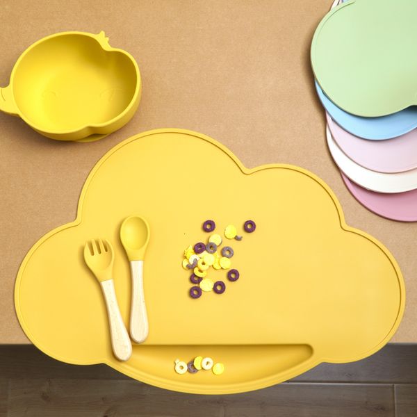 cups dishes utensils 1pc silicone cloud shape baby placemat portable for feeding plate kids nonslip mat children's tableware 230403
cups dishes utensils 1pc silicone cloud shape baby placemat portable for feeding plate kids nonslip mat children's tableware 230403