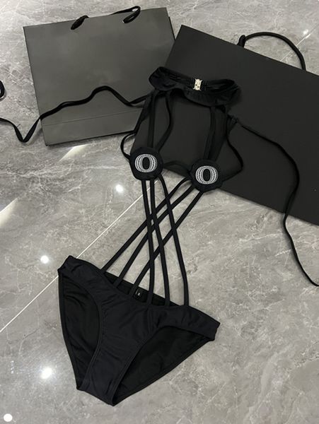 backless bikini set women swimsuits black underwear lingerie with diamonds letter 23ss luxury 22
backless bikini set women swimsuits black underwear lingerie with diamonds letter 23ss luxury 22