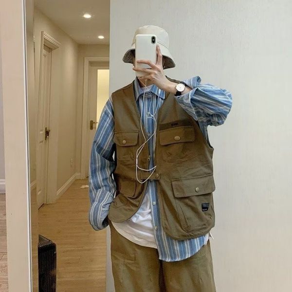 men's vests spring summer fashion sloid cool boy casual loose safari style tess button vest jacket pocket versatile sport 230404, Black;white
men's vests spring summer fashion sloid cool boy casual loose safari style tess button vest jacket pocket versatile sport 230404, Black;white