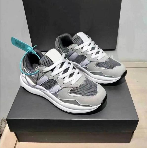 women new breathable shoes high-end grey beige sport sneaker fashion girl luxury brand flats lace up b5740 couple running shoes light comfor
women new breathable shoes high-end grey beige sport sneaker fashion girl luxury brand flats lace up b5740 couple running shoes light comfor