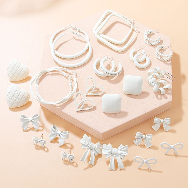 dangle chandelier fashion sweet white acrylic resin spiral twisted c shape smooth irregular geometric ring earrings 230403, Silver
dangle chandelier fashion sweet white acrylic resin spiral twisted c shape smooth irregular geometric ring earrings 230403, Silver