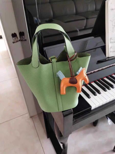designer luxury h vegetable basket togo layer cowhide litchi pattern female handheld oblique cross bucket wedding bag2rrd picotin
designer luxury h vegetable basket togo layer cowhide litchi pattern female handheld oblique cross bucket wedding bag2rrd picotin
