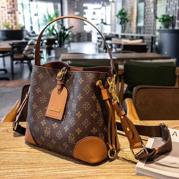 designer tote tote genuine leather luxurys shopping bags womens purse designers bags shoulder bag messenger bags and box
designer tote tote genuine leather luxurys shopping bags womens purse designers bags shoulder bag messenger bags and box