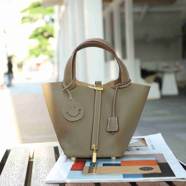 h bag designer luxury bag vegetable basket women's leather hand shoulder litchi grain bucket bag4rej99v3 picotin
h bag designer luxury bag vegetable basket women's leather hand shoulder litchi grain bucket bag4rej99v3 picotin