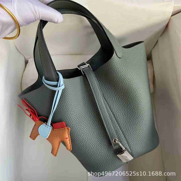 designer luxury bag fully handstitched tc cow wax thread vegetable basket women's leather carrying bucket layer lychee pattern handbags
designer luxury bag fully handstitched tc cow wax thread vegetable basket women's leather carrying bucket layer lychee pattern handbags
