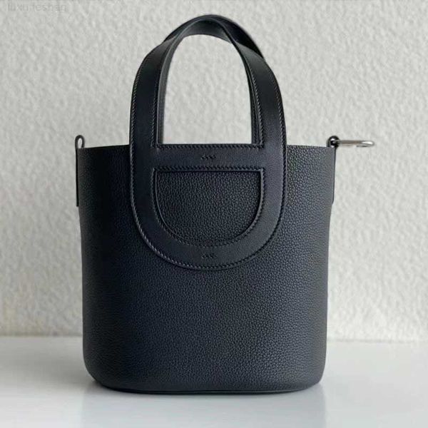 designer luxury pig nose vegetable basket togo layer cowhide large capacity portable bucket commuter women's bag3xe3 picotin
designer luxury pig nose vegetable basket togo layer cowhide large capacity portable bucket commuter women's bag3xe3 picotin