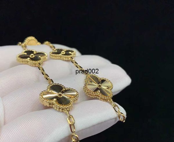 van clover bracelet 2023 luxury van clover designer bracelet pearl 4 pieces 18k gold bracelet necklace earrings diamond wedding laser brand, Golden;silver
van clover bracelet 2023 luxury van clover designer bracelet pearl 4 pieces 18k gold bracelet necklace earrings diamond wedding laser brand, Golden;silver