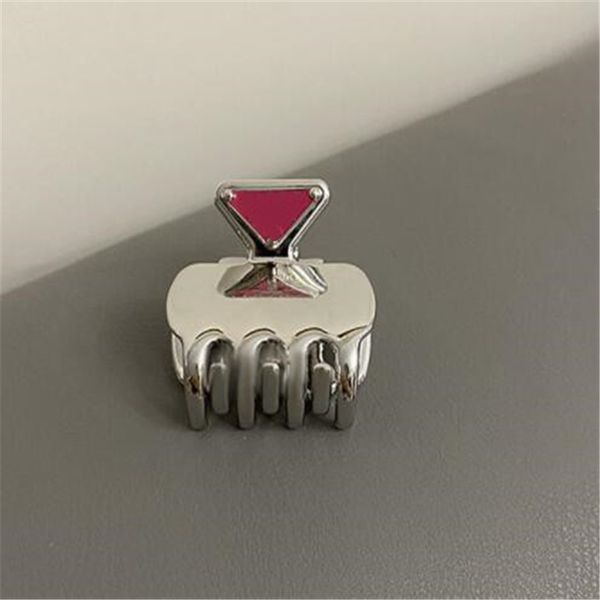 high-end triangle letter claw clips luxury designer metal womens hair clamps cute girl barrettes fashion hair accessories, Golden;silver
high-end triangle letter claw clips luxury designer metal womens hair clamps cute girl barrettes fashion hair accessories, Golden;silver