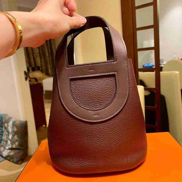 designer luxury handmade wax thread pig nose vegetable basket tc cowhide fashion versatile handbag water bucket bag femalelotii5ot picotin
designer luxury handmade wax thread pig nose vegetable basket tc cowhide fashion versatile handbag water bucket bag femalelotii5ot picotin