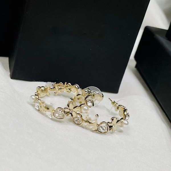 2023 luxury fashion stud designer camellia hoop earrings layer upon layer to form garland round no box, Golden;silver
2023 luxury fashion stud designer camellia hoop earrings layer upon layer to form garland round no box, Golden;silver