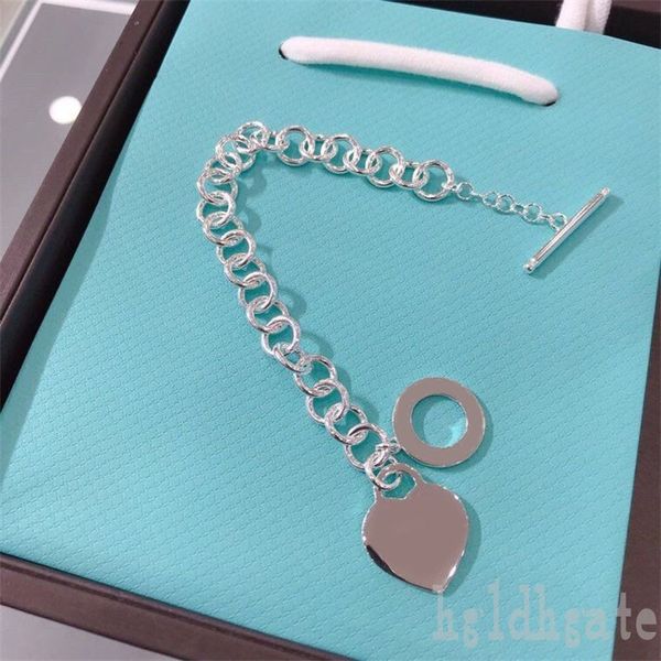 luxury designer necklace love shape plated silver bracelets heart tag pendant with letters ot buckle metal jewelry charm bracelets men women
luxury designer necklace love shape plated silver bracelets heart tag pendant with letters ot buckle metal jewelry charm bracelets men women
