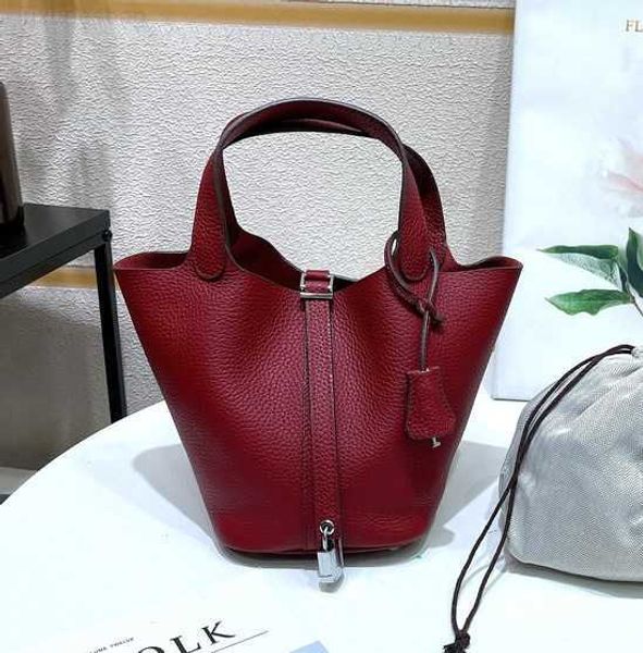 designer luxury bag h first layer lychee grain cow leather bucket silver buckle fashion portable vegetable basket women's bagf5ni98ja p
designer luxury bag h first layer lychee grain cow leather bucket silver buckle fashion portable vegetable basket women's bagf5ni98ja p