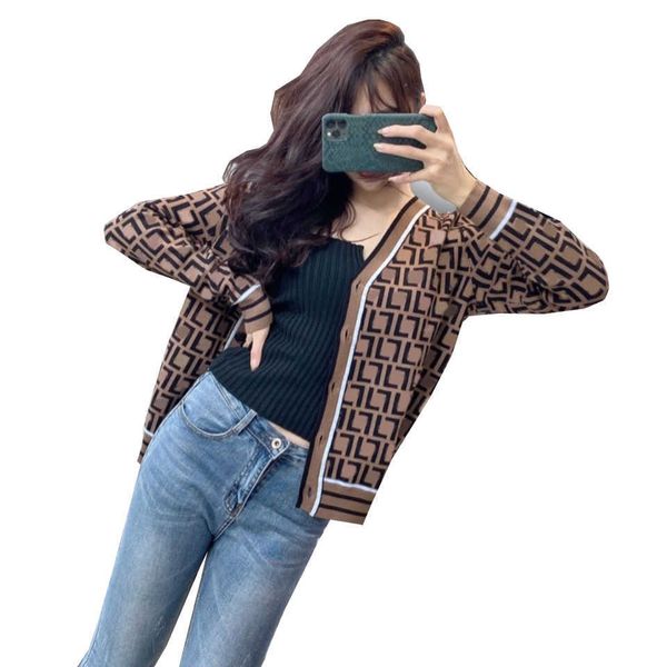 knitted cardigan sweater double f letter tees jacquard temperament v-neck thin knit jacket for men and women of the same style, White
knitted cardigan sweater double f letter tees jacquard temperament v-neck thin knit jacket for men and women of the same style, White