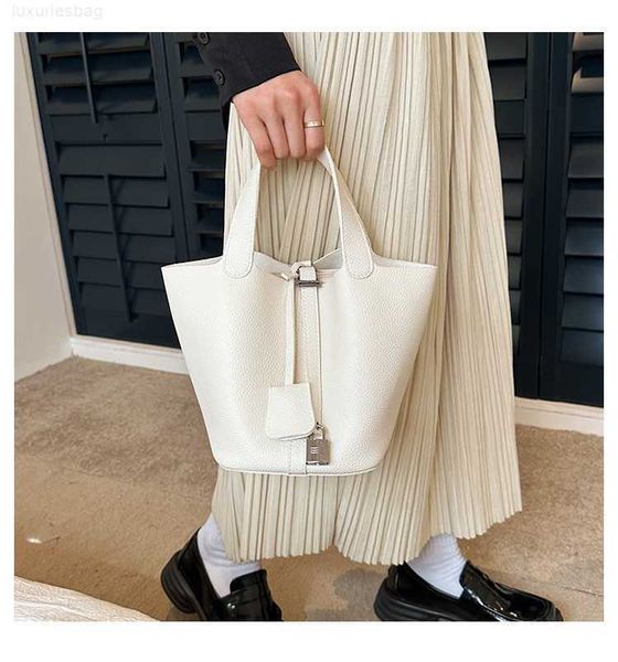 designer luxury bag small highquality h for women in trend fashionable and minimalist bucket popular on the internet portable vegetable bask
designer luxury bag small highquality h for women in trend fashionable and minimalist bucket popular on the internet portable vegetable bask