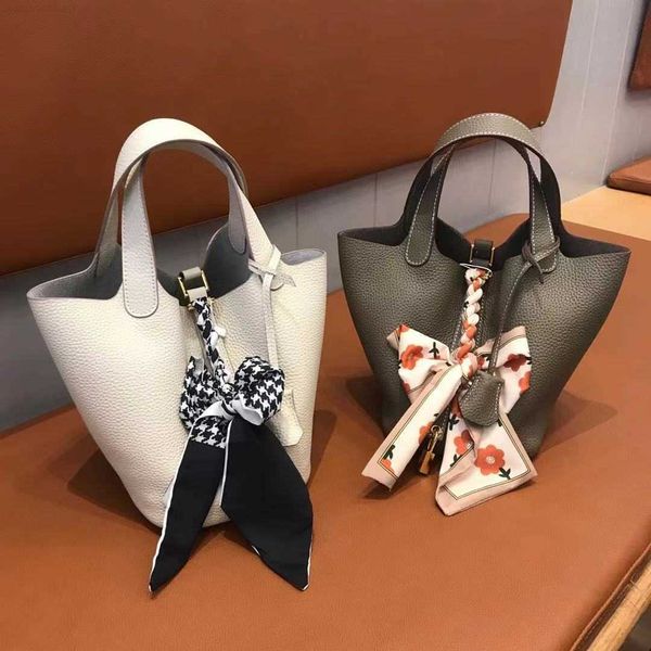 h bag designer luxury fashion women's litchi grain cow leather small vegetable basket portable bucket bag picotin
h bag designer luxury fashion women's litchi grain cow leather small vegetable basket portable bucket bag picotin