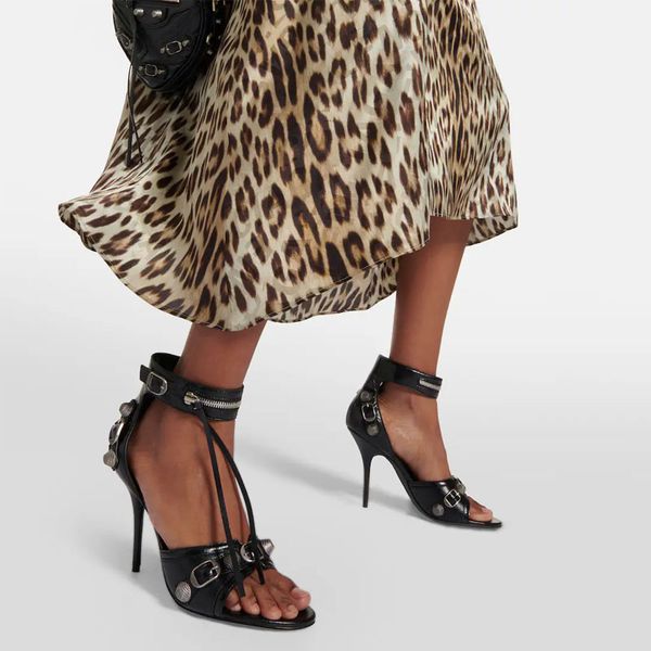 2023 european and american sandals designer vintage rivet slim fit high heel tassel show shoes, Black
2023 european and american sandals designer vintage rivet slim fit high heel tassel show shoes, Black