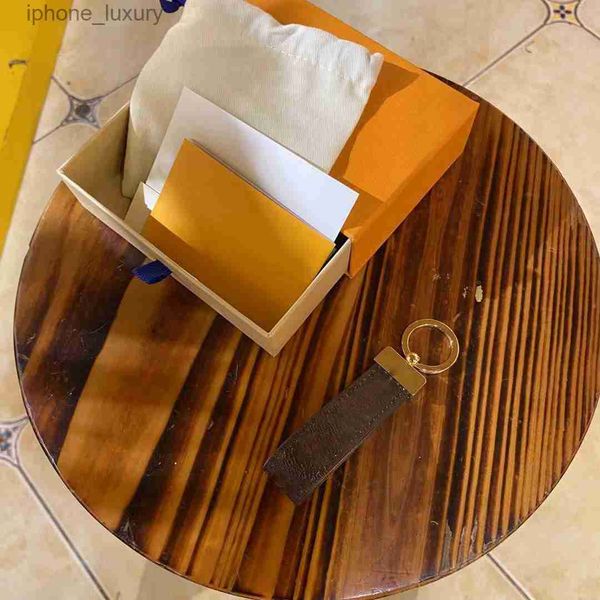 2021 maxi dragonne key chain buckle lovers car keychain handmade leather designers keychains men women bag pendant accessories 16 color 04, Slivery;golden
2021 maxi dragonne key chain buckle lovers car keychain handmade leather designers keychains men women bag pendant accessories 16 color 04, Slivery;golden