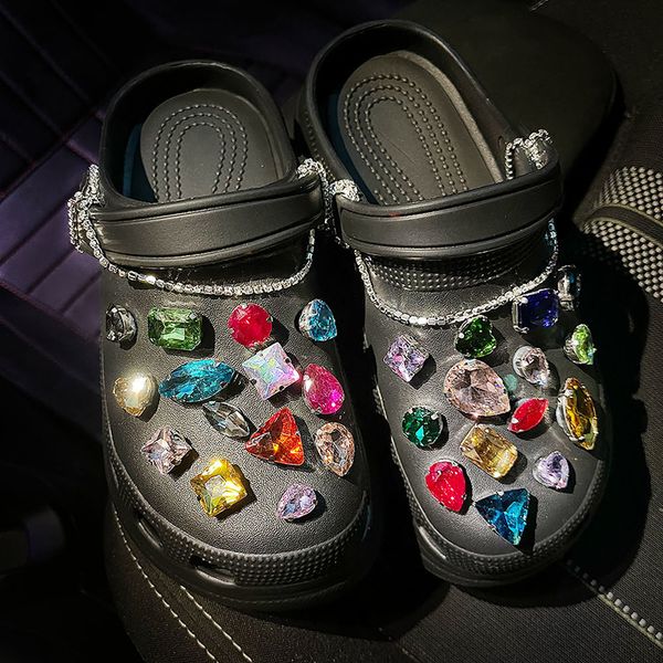 shoe parts accessories vintage diy croc charms whole set shoes decorations clog accessories rivet zapato decoraciones fashion trend vitality, White;pink
shoe parts accessories vintage diy croc charms whole set shoes decorations clog accessories rivet zapato decoraciones fashion trend vitality, White;pink