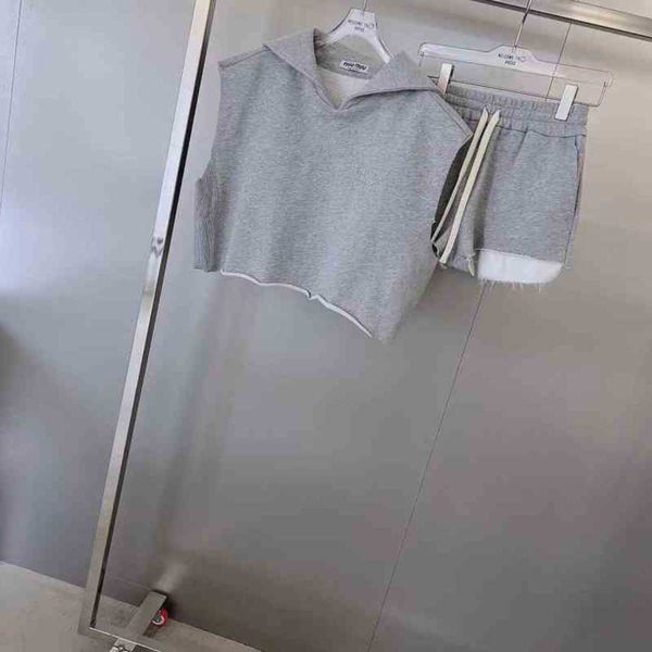 women's tracksuits spring and summer new brand simple letter embroidery gray sleeveless navy collar vest wide leg shorts set
women's tracksuits spring and summer new brand simple letter embroidery gray sleeveless navy collar vest wide leg shorts set